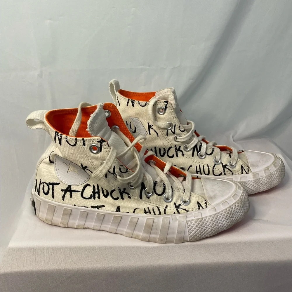 Chuck Not Chuck Converse kids size 5